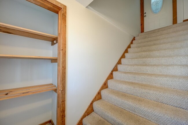 Building Photo - 99 Pine St