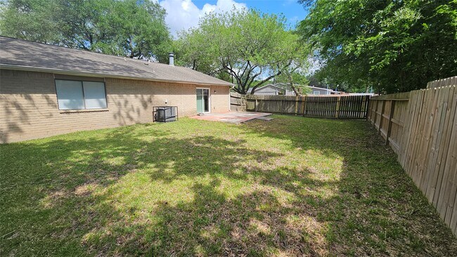 Building Photo - 22903 Millgate Dr