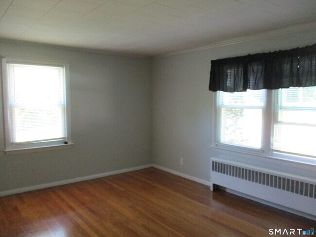 Building Photo - 29 Holmeslea Ct