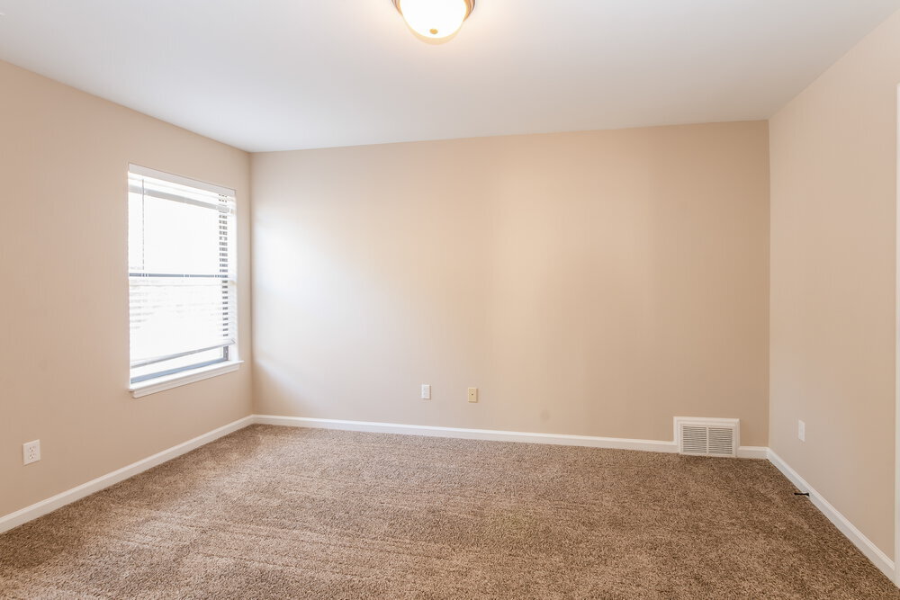 Building Photo - 450 Garden Springs Dr