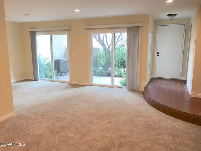 Building Photo - 3719 Summershore Ln