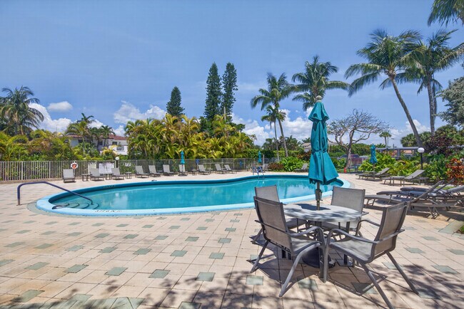 Building Photo - 2851 S Ocean Blvd