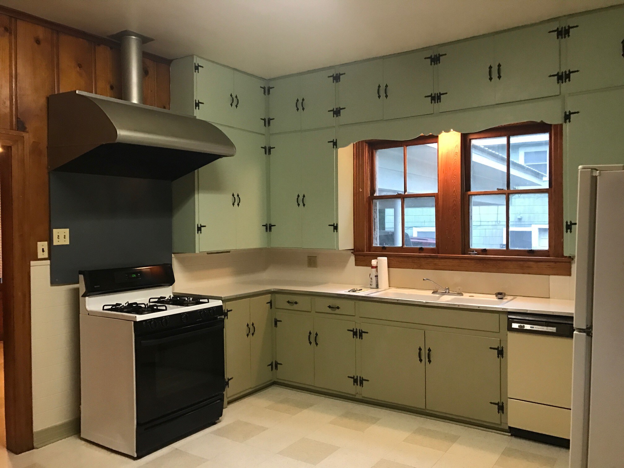 Building Photo - 704 E Thomas St