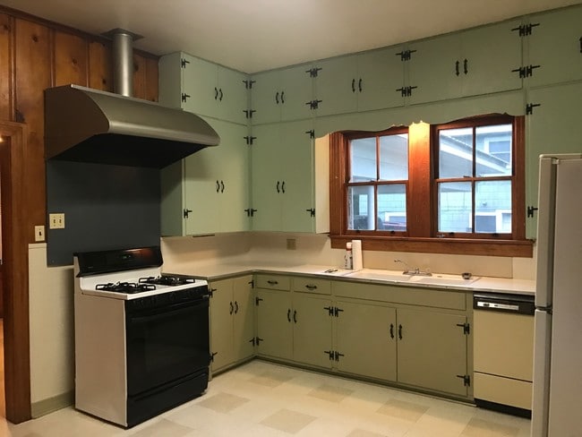 Building Photo - 704 E Thomas St