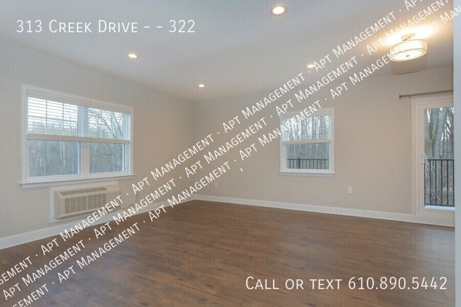 Building Photo - 313 Creek Dr