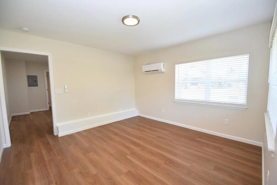 Building Photo - 701 S Highland Park Ave