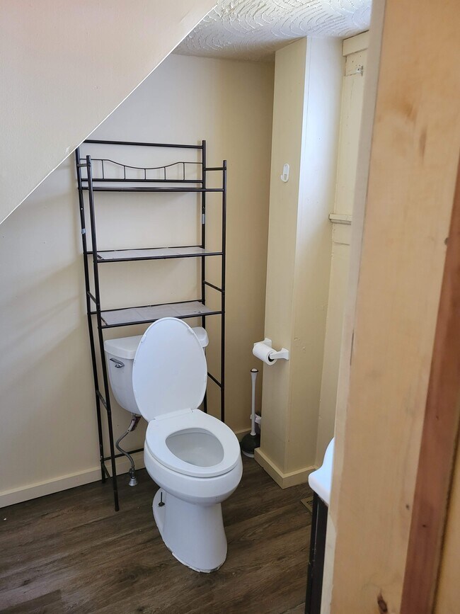 Building Photo - 243 W Ely St