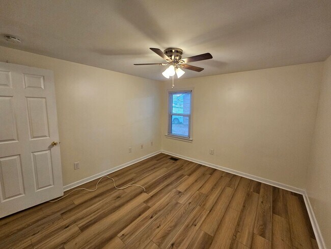 Building Photo - 1318 Planters Dr