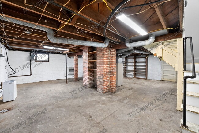 Building Photo - 316 Harrison St