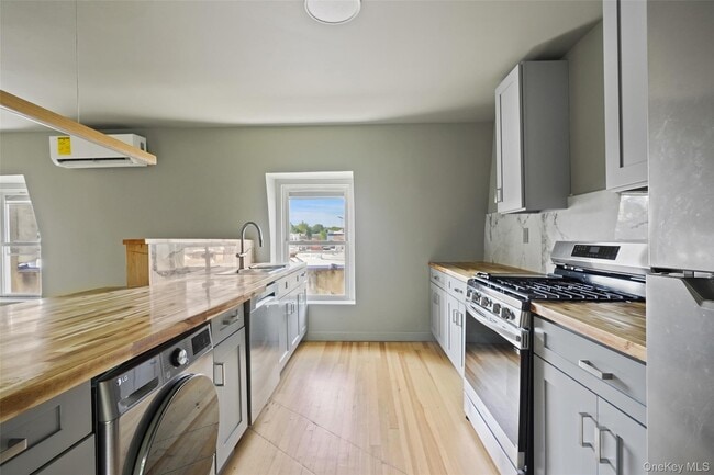Building Photo - 31 N Eckar St