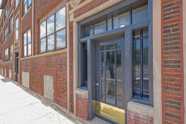 Interior Photo - 6516 S Stony Island Ave