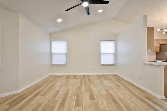 Building Photo - 989 Lavender Ln