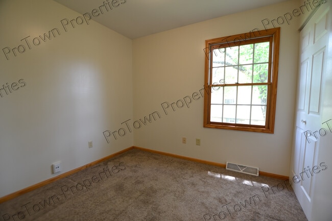 Building Photo - 619 Hays St