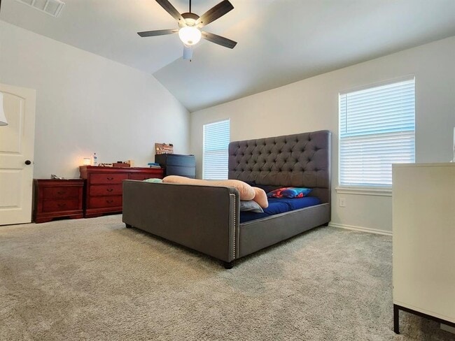 Building Photo - 18600 Luna Dr