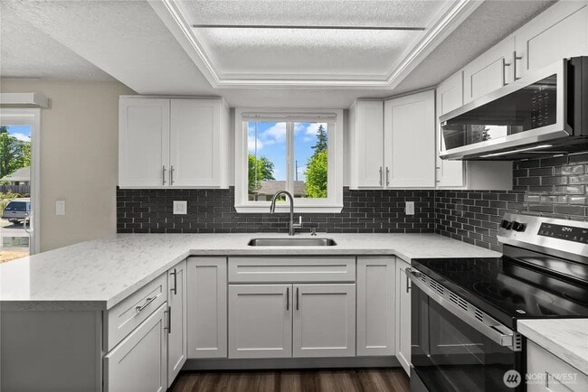 Building Photo - 502 Tullis St NE