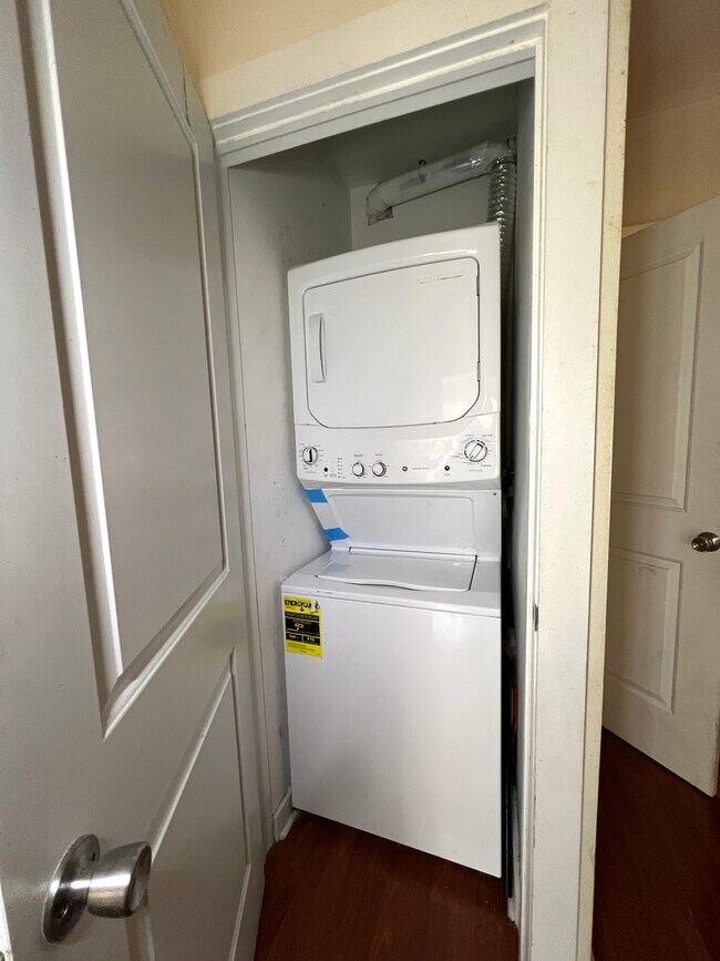 In-Unit Washer & Dryer - 1704 Cecil B Moore Ave