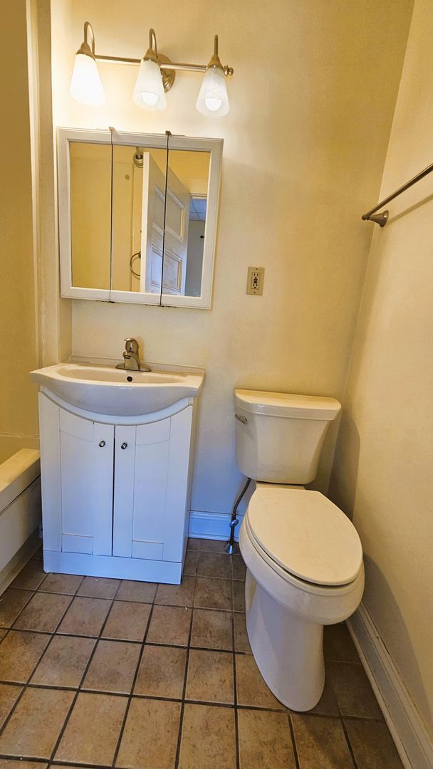 Building Photo - 234 Pearl St