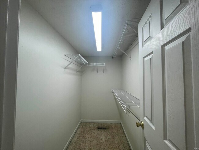 Building Photo - 1200 N Washington St