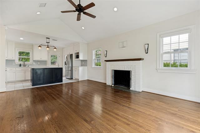 Building Photo - 615 S Montclair Ave