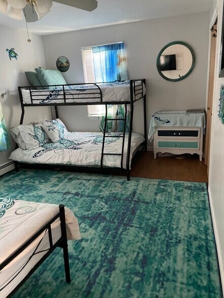 Building Photo - 185 Monhegan Rd