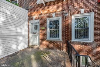 Building Photo - 5645 Lebanon Ave