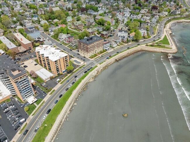 Building Photo - 285 Lynn Shore Dr
