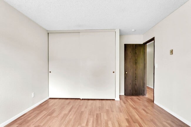 Building Photo - Spacious three bedroom with office in Prime UTC/UCSD Location! Available immediately!