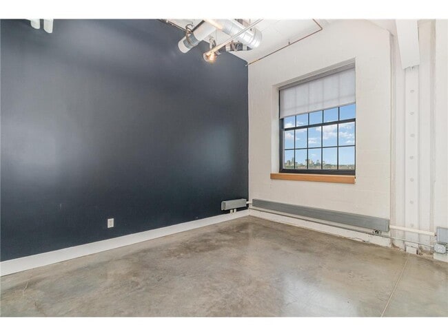 Building Photo - 730 Stinson Blvd NE