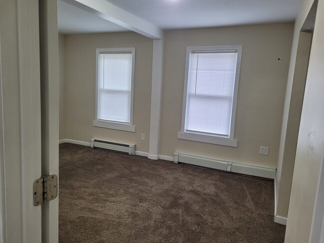 Building Photo - 59 Chapman St