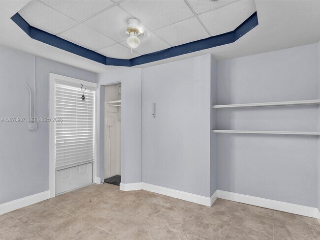 Building Photo - 6525 SW 18th St