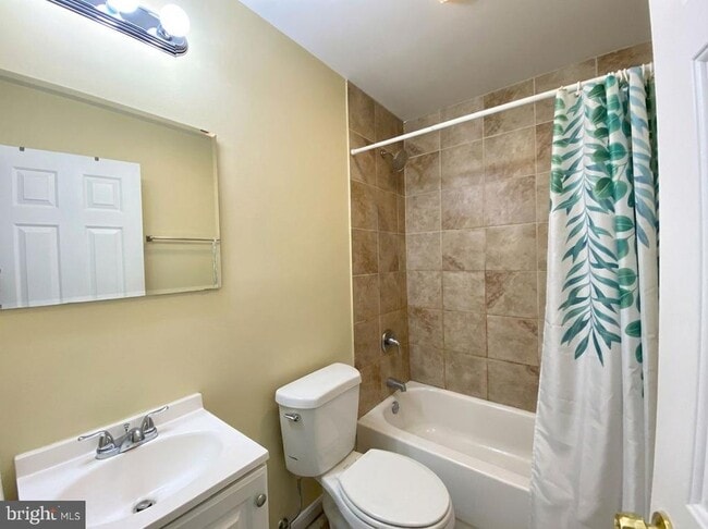 Building Photo - 2010 N Carlisle St