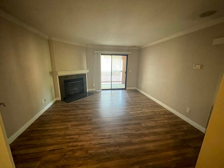 Building Photo - 12071 Alta Carmel Ct