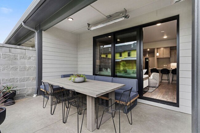 Building Photo - 6907 NE 132nd Way