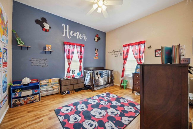 Building Photo - 5027 Creekmont Dr