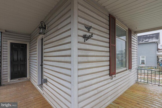 Building Photo - 9 Glenmore Ave