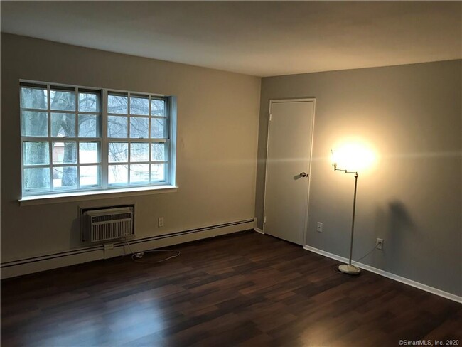 Bedroom - 1070 New Haven Ave