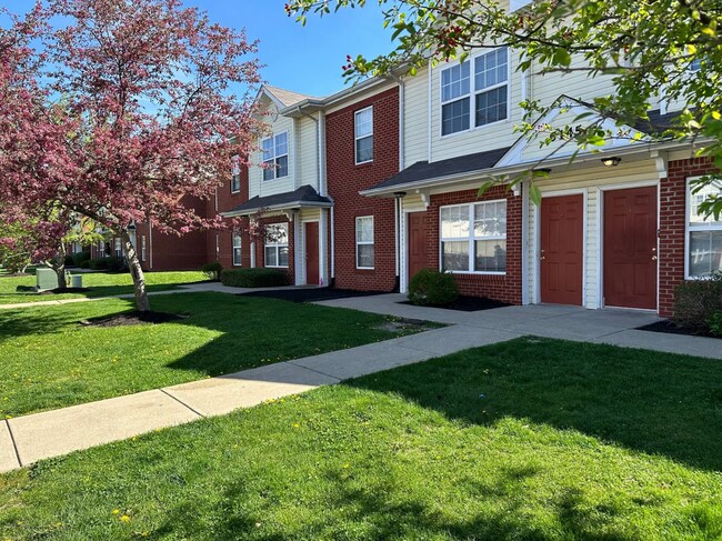 Building Photo - Beautiful Beech Grove Community********** Rent $1,325/month*********Quiet Culdesac Neighborhood