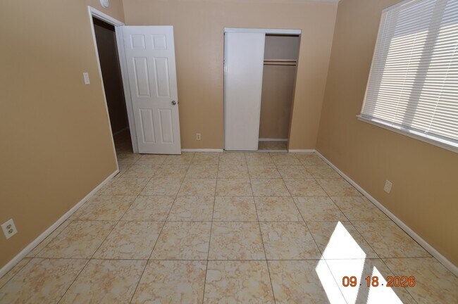 Building Photo - 617 Vincent Way