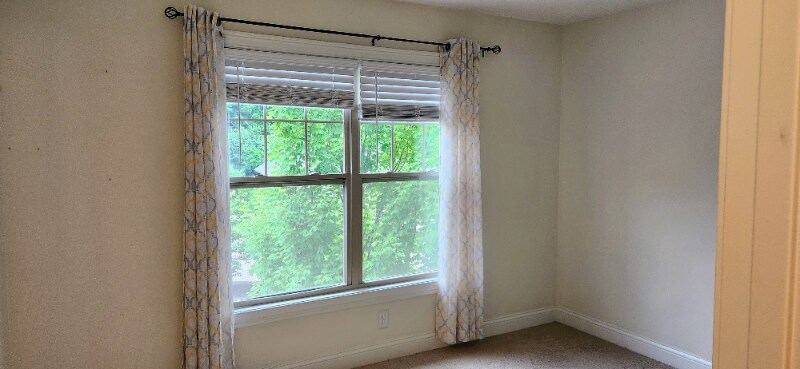 Building Photo - 208 Pointe Oakwood Way