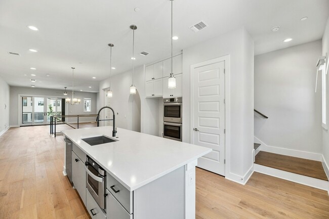 Building Photo - 4611 Unity Cir