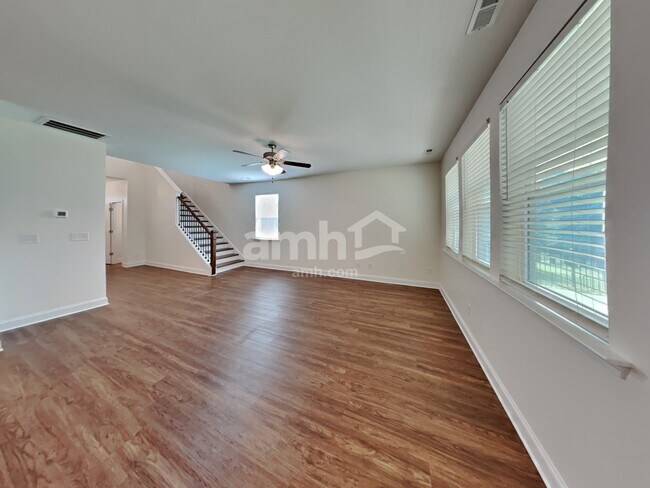 Building Photo - 139 Willowbrook Dr