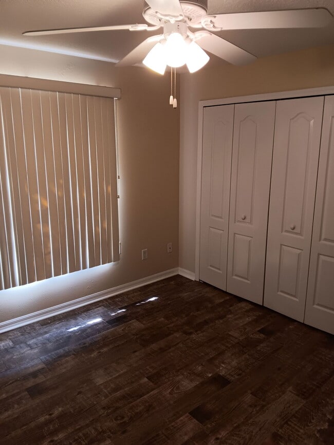 Building Photo - 1305 Shadow Path Dr