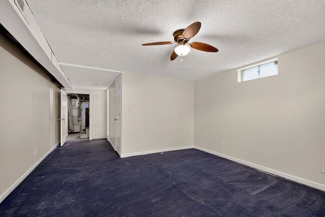 Building Photo - Freshly Updated Home in Warren Township