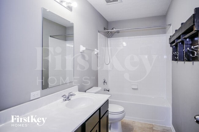 Building Photo - 270 Cloverhill Dr