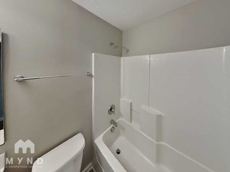 Building Photo - 2016 Culloden Dr