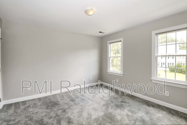 Building Photo - 301 Perry Creek Dr