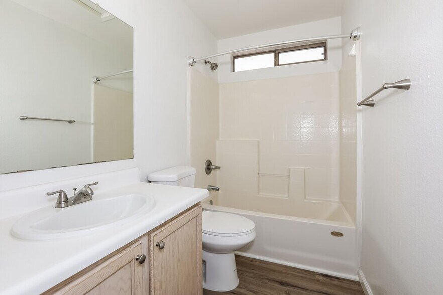 Building Photo - 1471 S Red Rock Ct