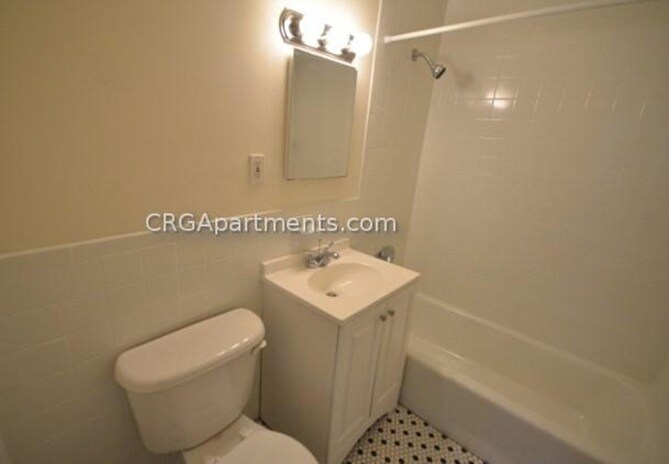 Building Photo - 16 Whites Ave