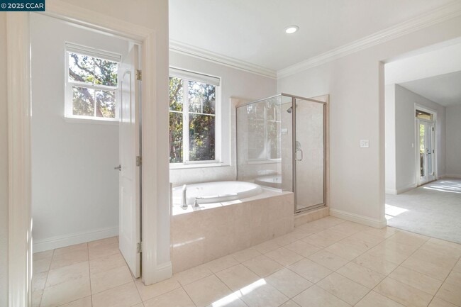 Building Photo - 1423 Homestead Ave