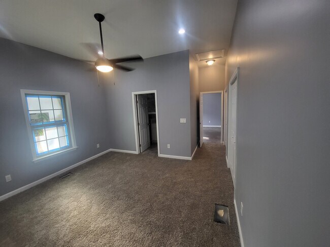 Building Photo - 1109 Windsor St SW